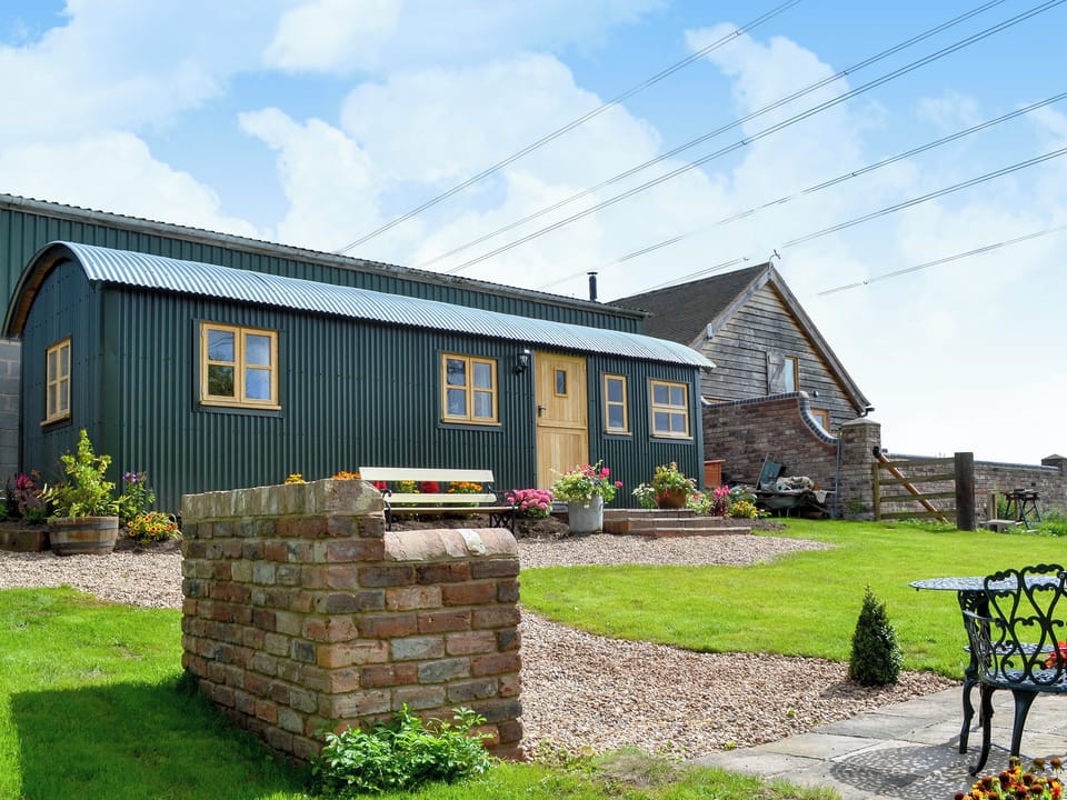 Lovely holiday property | Shepherds Lodge - Morrells Wood Farm, Leighton, near Shrewsbury
