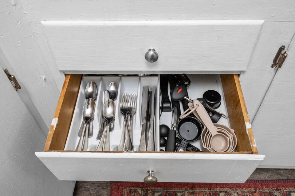 Silverware and measuring cups/spoons available