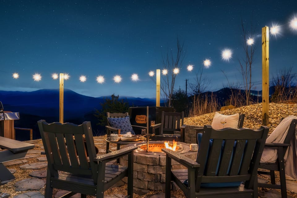 BBQ and Firepit with view of the National Park and the mountains