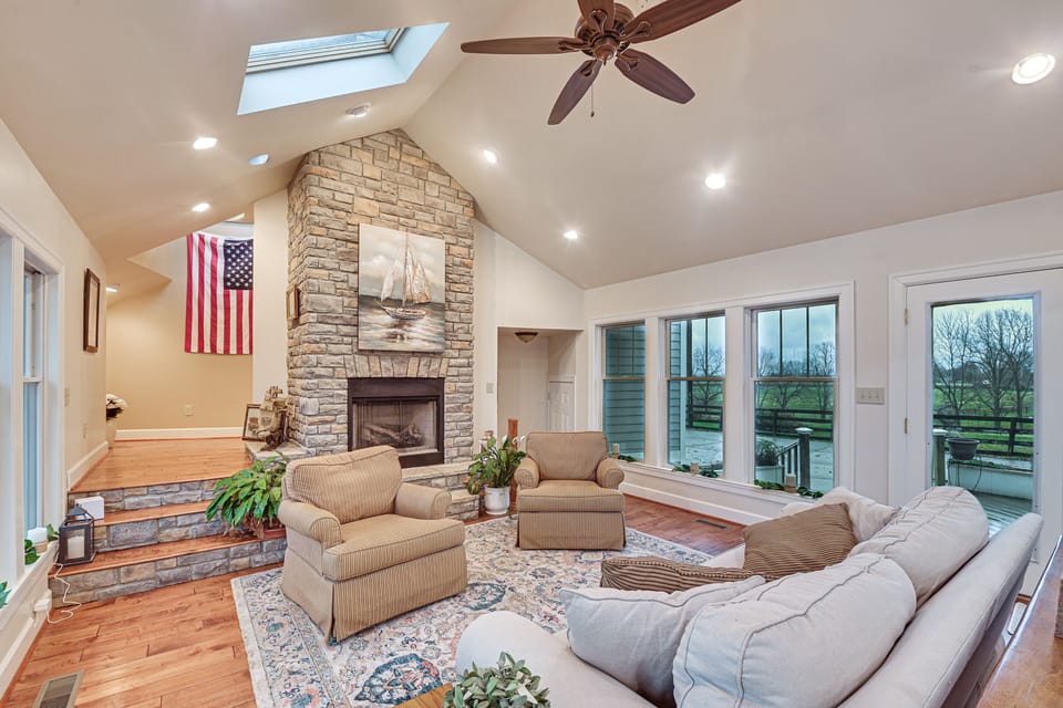 Midway Vacation Rental | 3BR | 3BA | 2,500 Sq Ft | Stairs Required