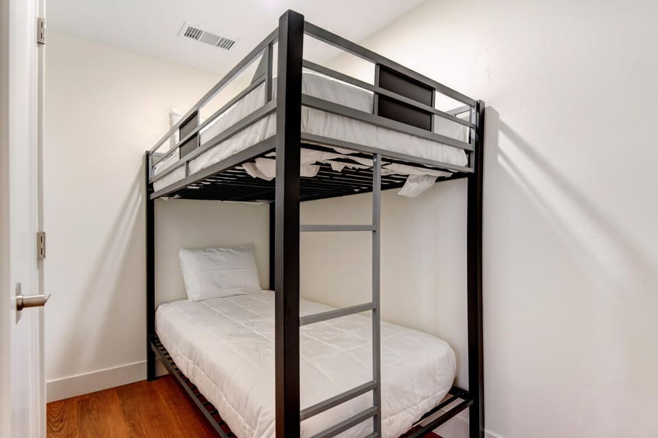Bonus Bunk Room
