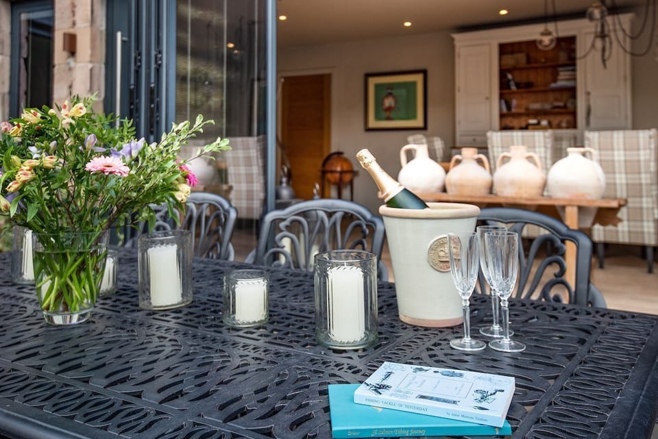 Coledale Stables - open up the bi-folding doors and enjoy champagne in the garden