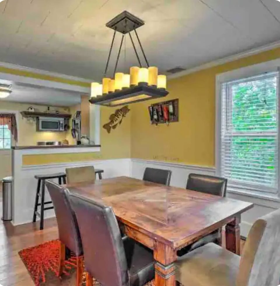 Formal dining room