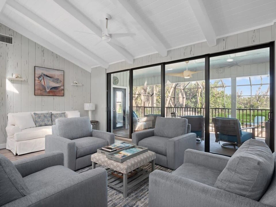 Ample seating throughout the home for up to 14 guests
