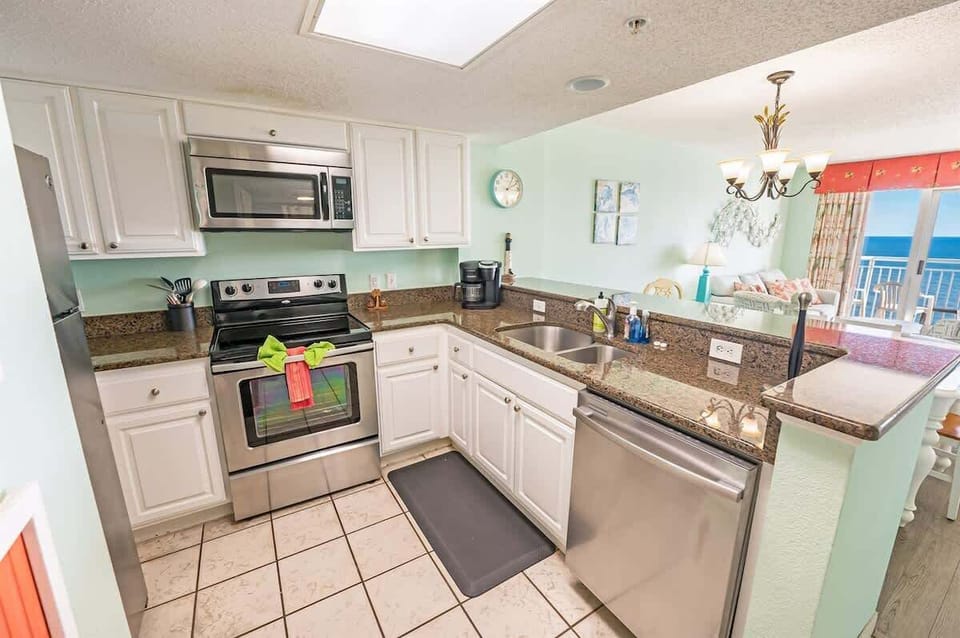 Large Kitchen Area