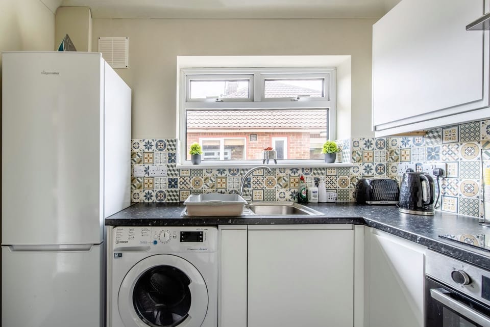 Refrigerator/Washing machine/Toaster/Kitchen/Kitchenette/Dishwasher