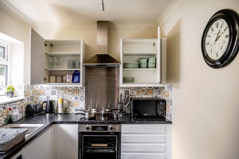 Coffee/Tea Facilities/Kitchen or Kitchenette/Area and Facilities/Dishwasher
