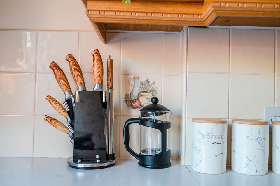 Kitchen Knoves/Coffee Maker/Coffee/Sugar