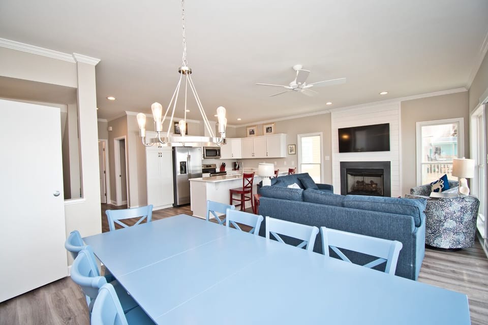 Level One Dining / Living