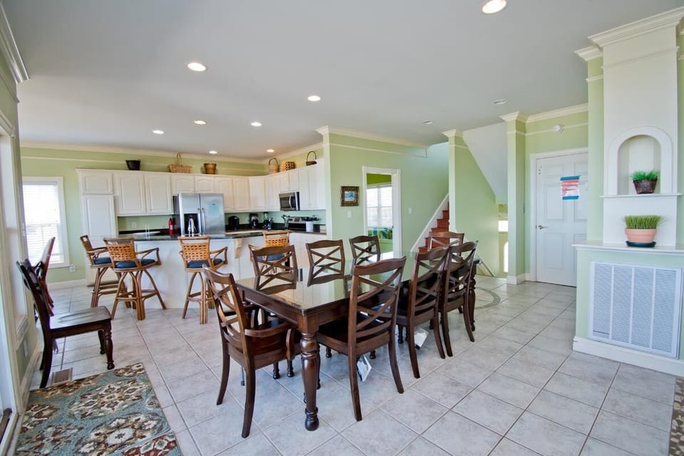 Level One Dining & Kitchen