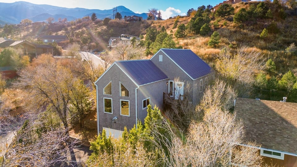 Front view of Red Rocks Retreat!