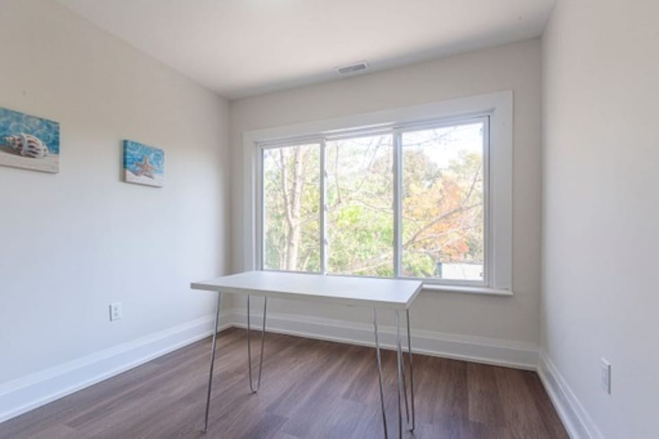 Office (can be used as bedroom)