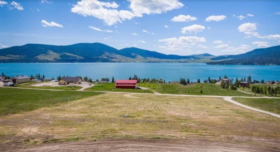 Bask in the golden hues of a mountain sunset from your private deck. For the nature lover, the panoramic views are a dream. The view of the peaceful Flathead Lake and surrounding Mission Mountains is nothing short of amazing.