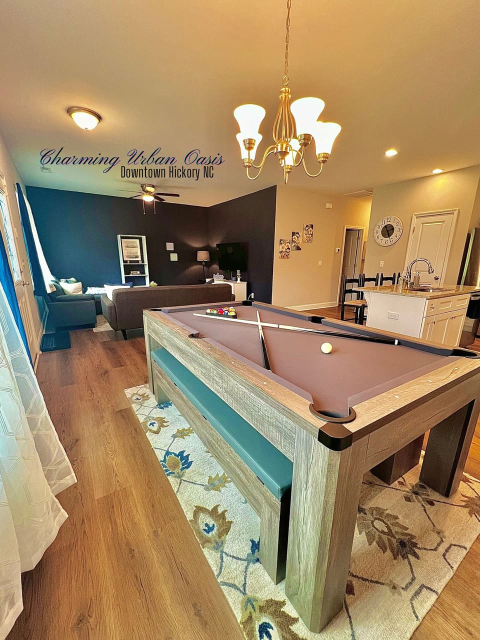 Open space for fun and socializing or relax, in the cozy living room!