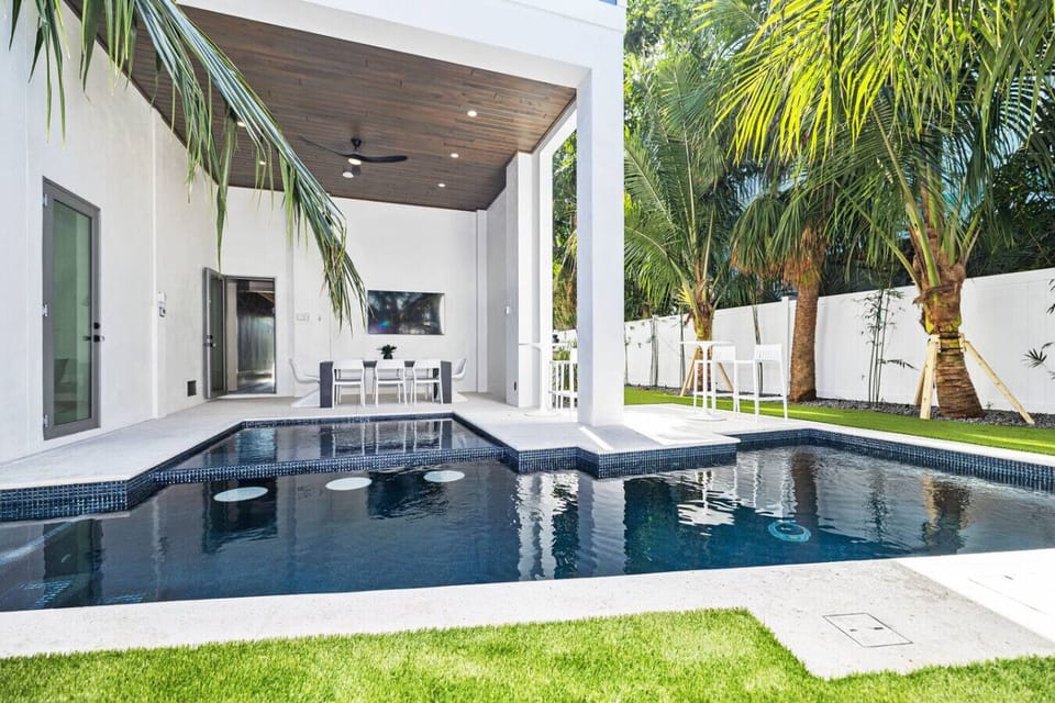 Heated pool and spa with plenty of sunshine