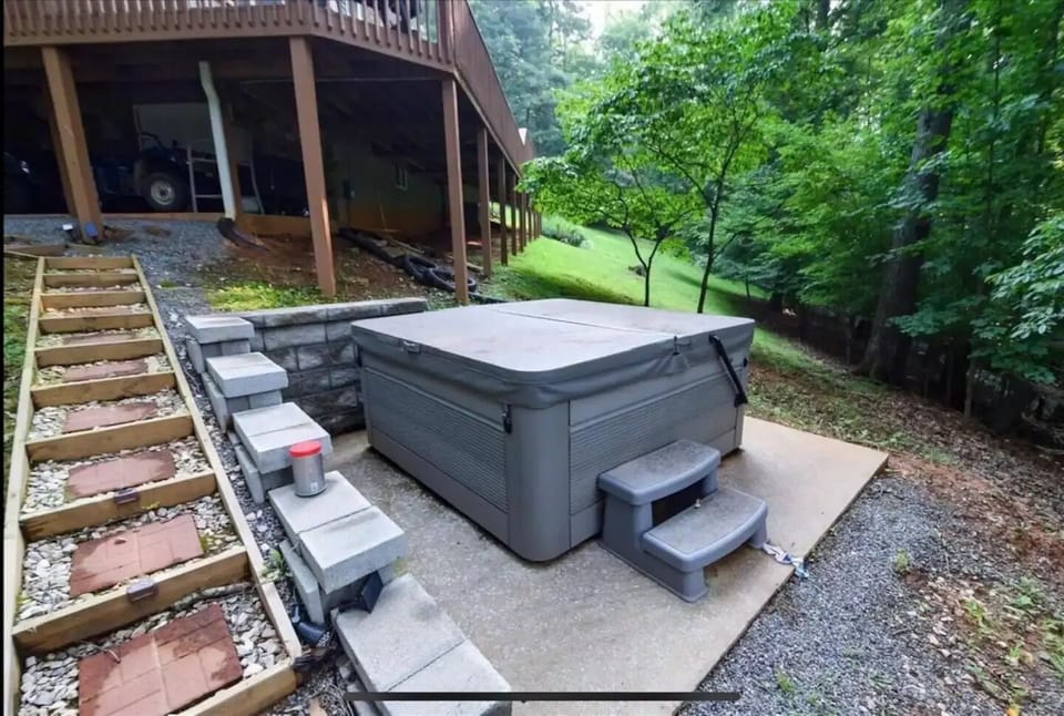 Hot tub