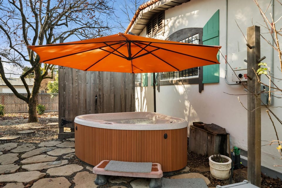 Private hot tub