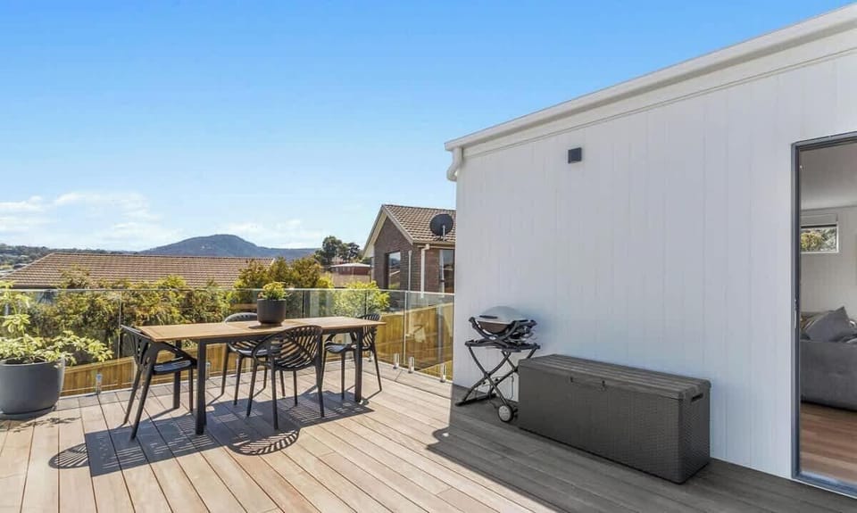 Great Sunny deck with BBQ