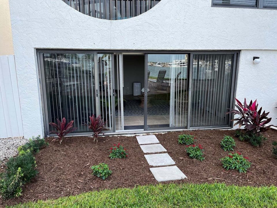 Cabana Room exit