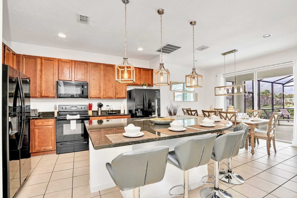 Fully Equipped Chef's Kitchen