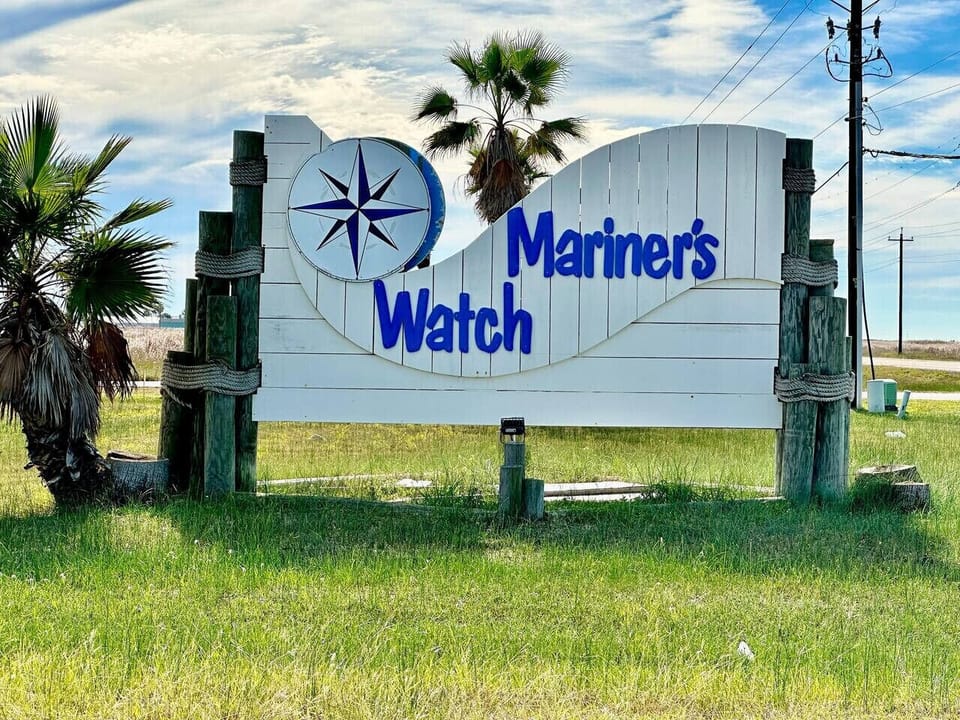 Mariners Watch Community Entrance Sign