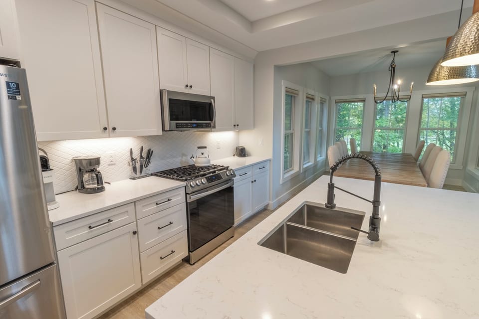 Main Level | Kitchen | Dining