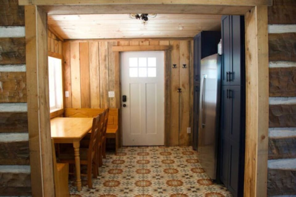 abe7fd9a-c08a-4405-8e3d-7569e4282a45