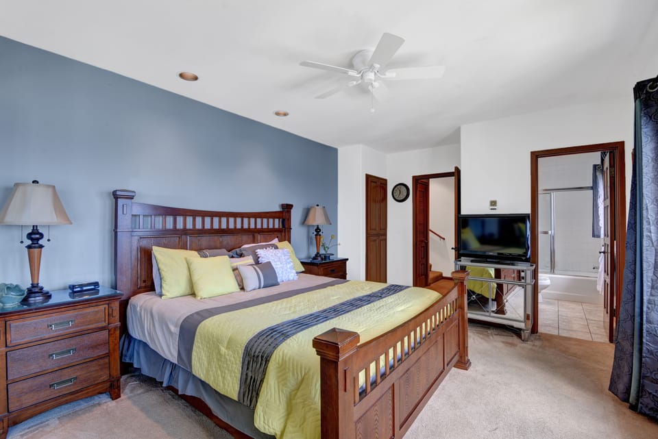 MASTER BEDROOM REVERSE.jpg