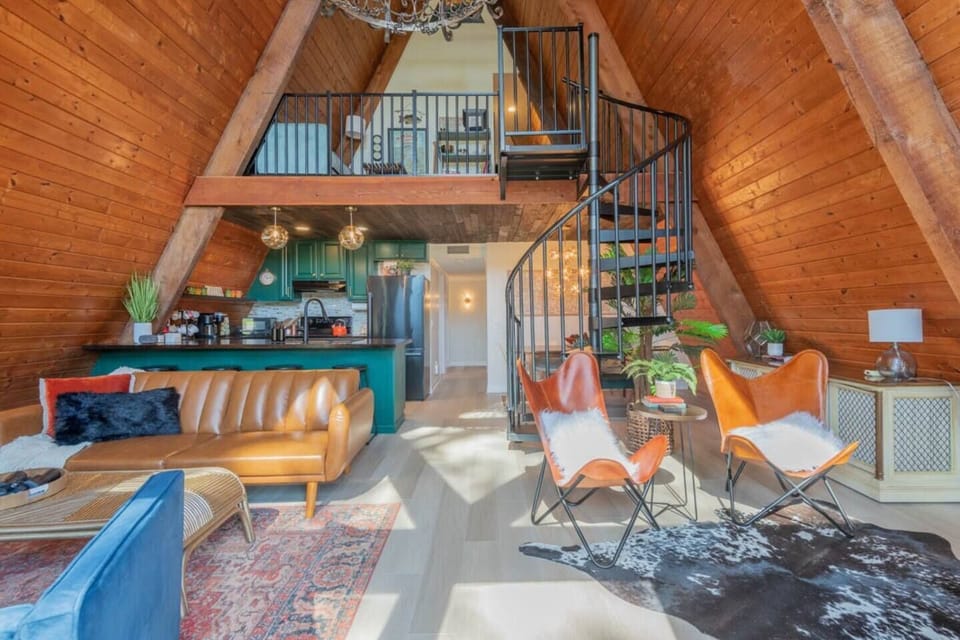 Relax in style on our buttery leather lounge chairs while the sun pours through the floor-to-ceiling windows