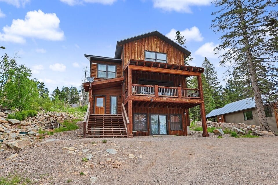 Dakota Sunset Lodge