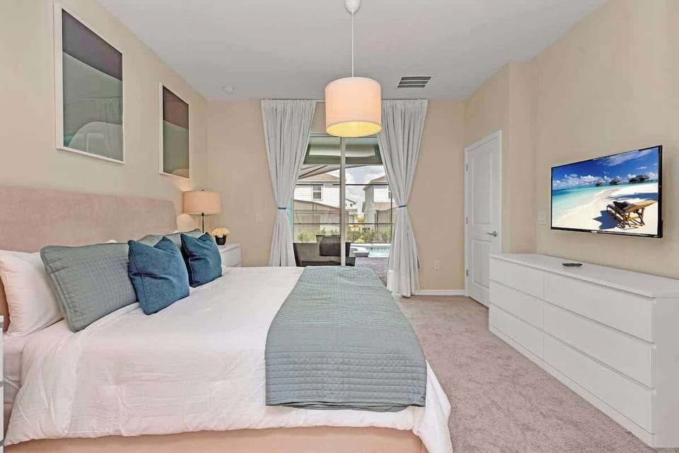 King bedroom