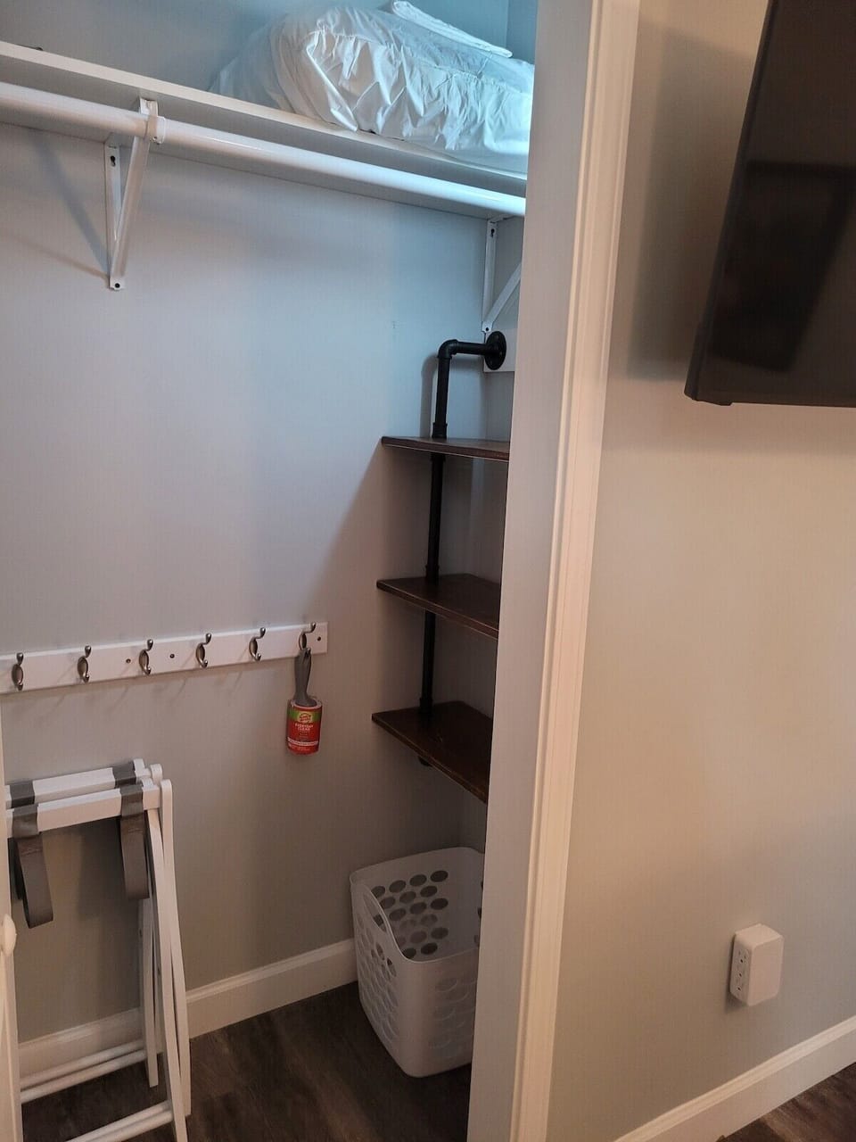 MB 2 Closet