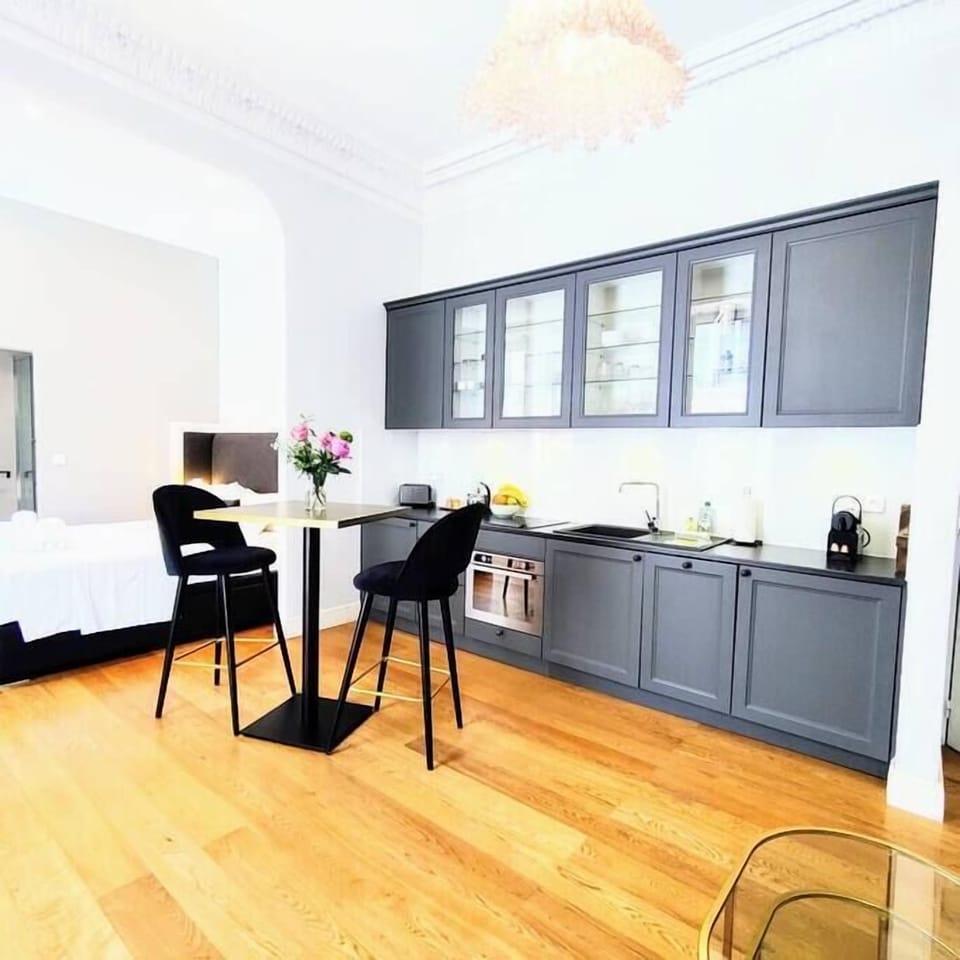 Kitchen (1)