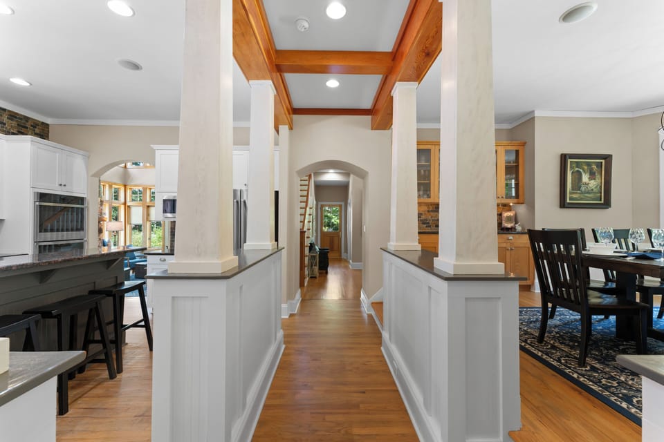 Elegantly beautiful space between the kitchen and dining room.