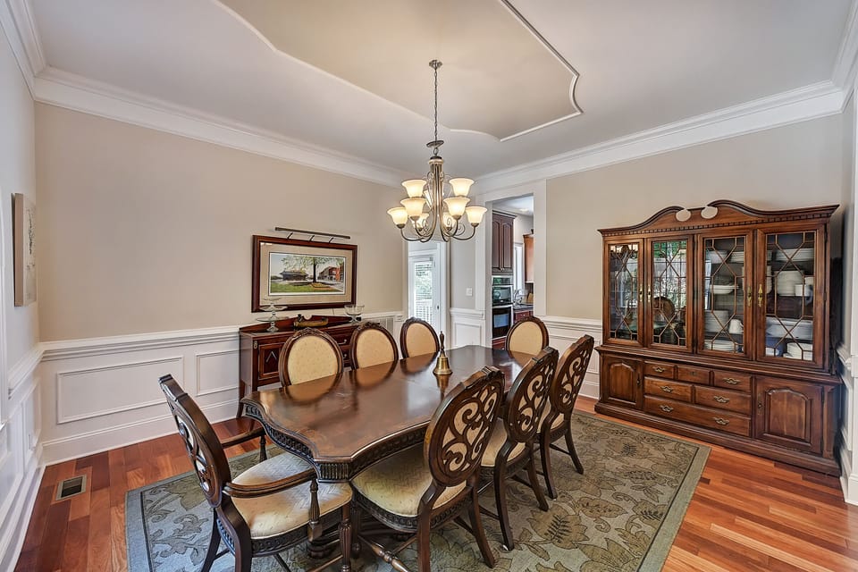 Dining room - right off the kitchen seats 8.