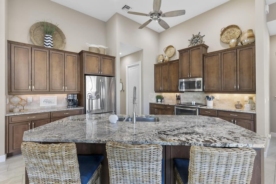 Spacious Granite Island Perfect for Family Meals or Entertaining