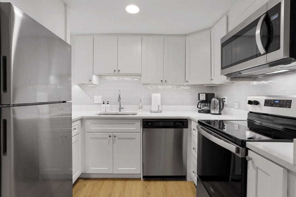 Our modern kitchen comes equipped with all your basic cooking essentials to whip up a delicious meal! 