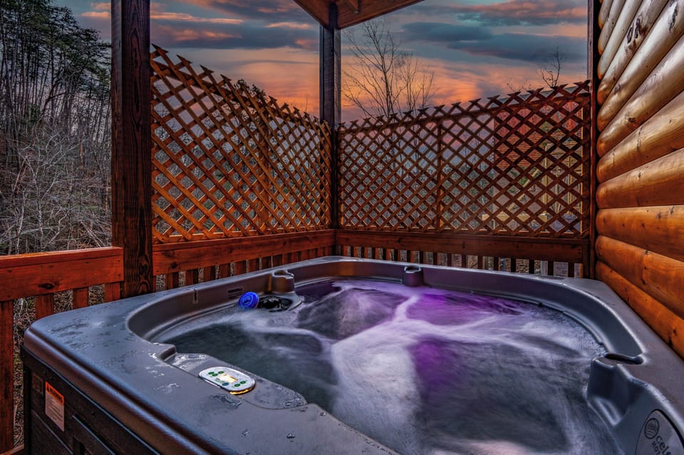 Private outdooor hot tub