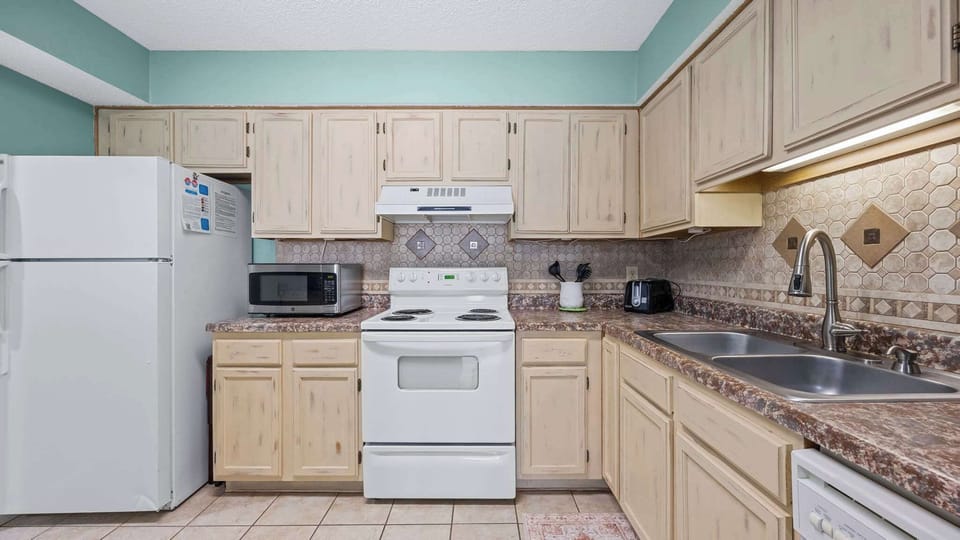 Fully equipped kitchen