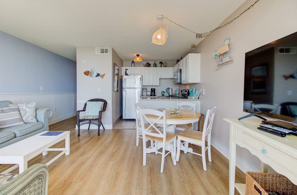Atlantic Towers 208-print-006-008-Main Living Area-4200x2760-300dpi