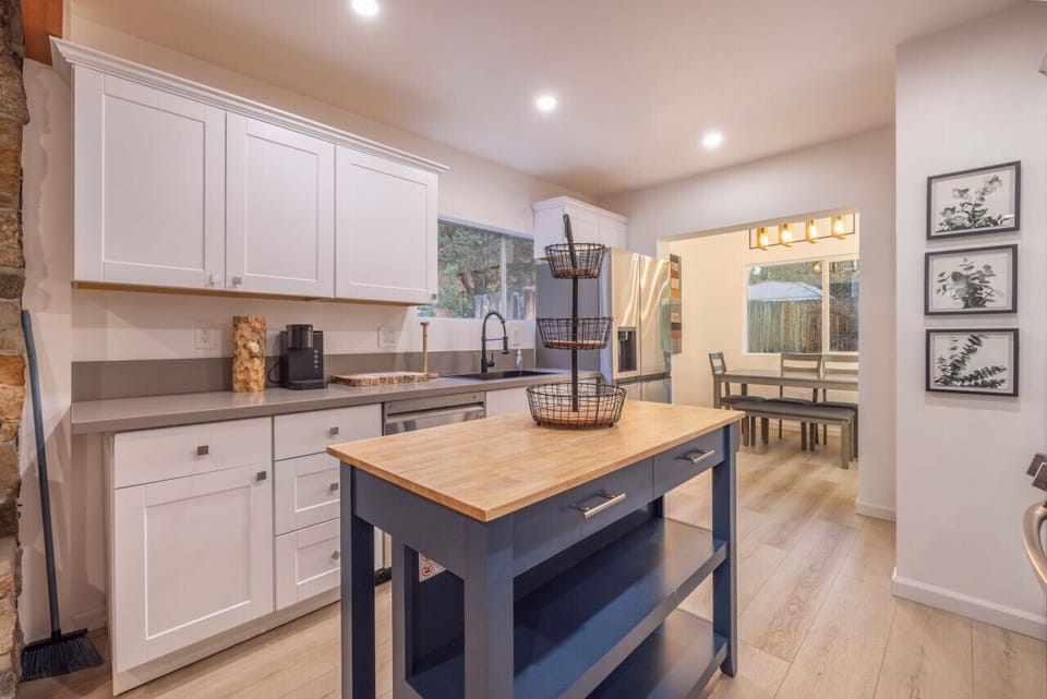 Updated appliances and renovated Kitchen