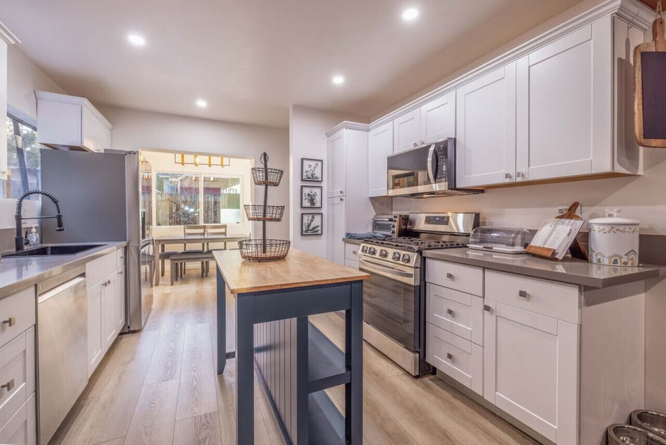 Updated appliances and renovated Kitchen