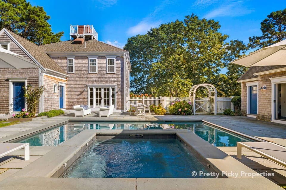 Hot Tub & Pool