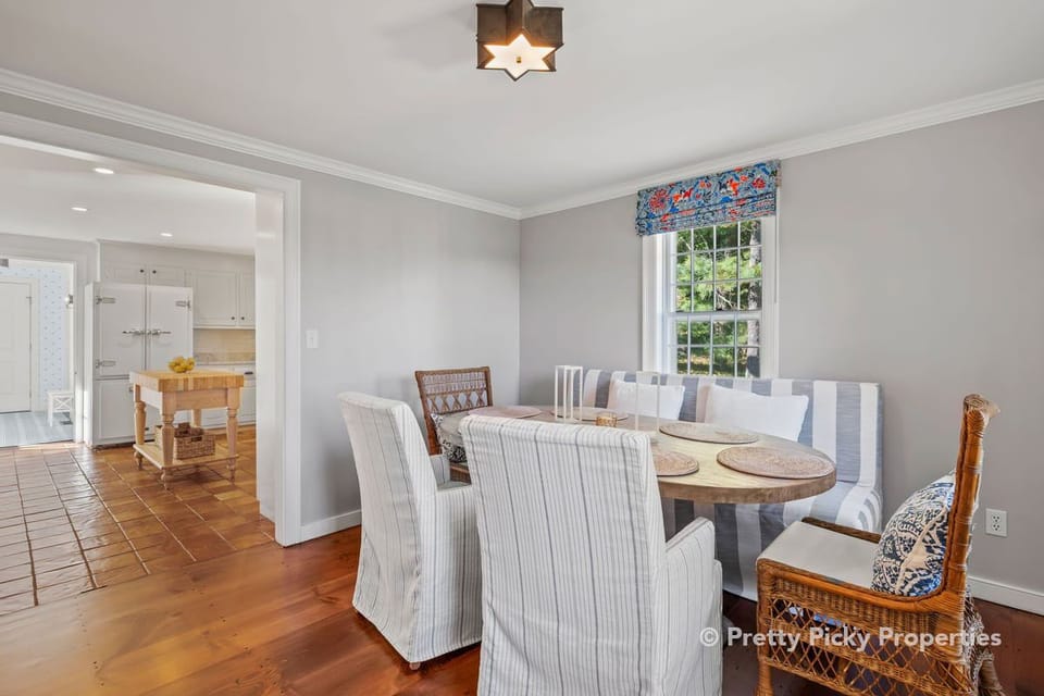 Dining area off the kitchen