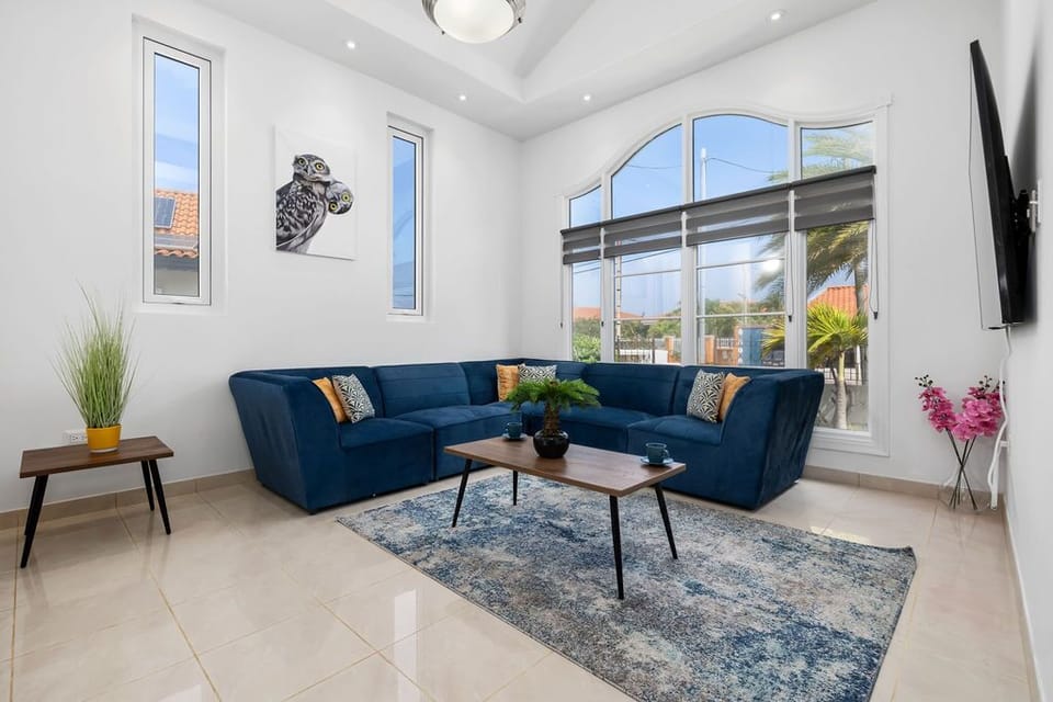 Sleeps 11 ~6 Bedrooms ~PrivatePool ~Outdoor Dining (17795)