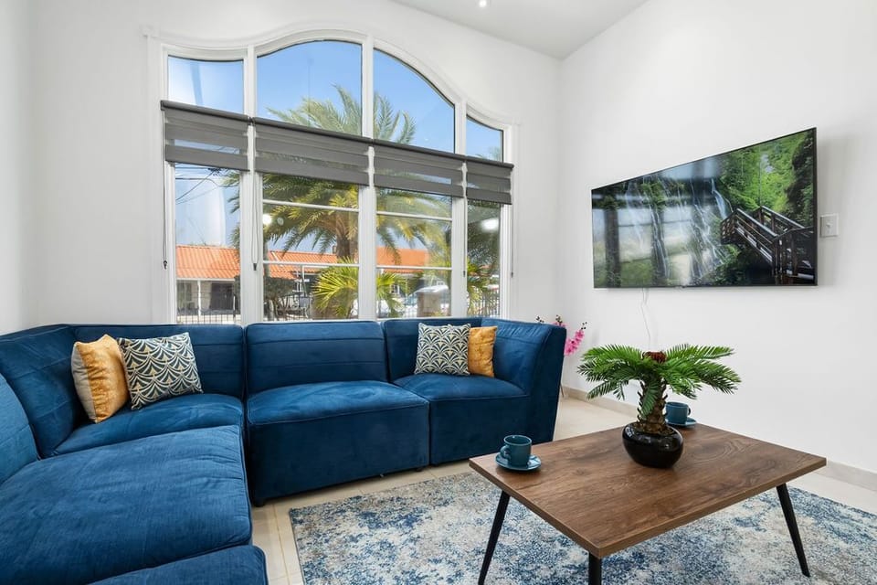 Sleeps 11 ~6 Bedrooms ~PrivatePool ~Outdoor Dining (17797)
