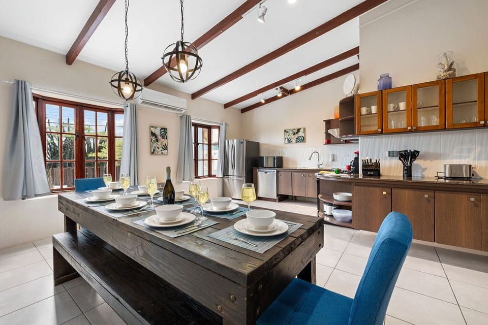 ~Sleeps 12 ~Spacious ~Private Pool ~Great Location (15788)