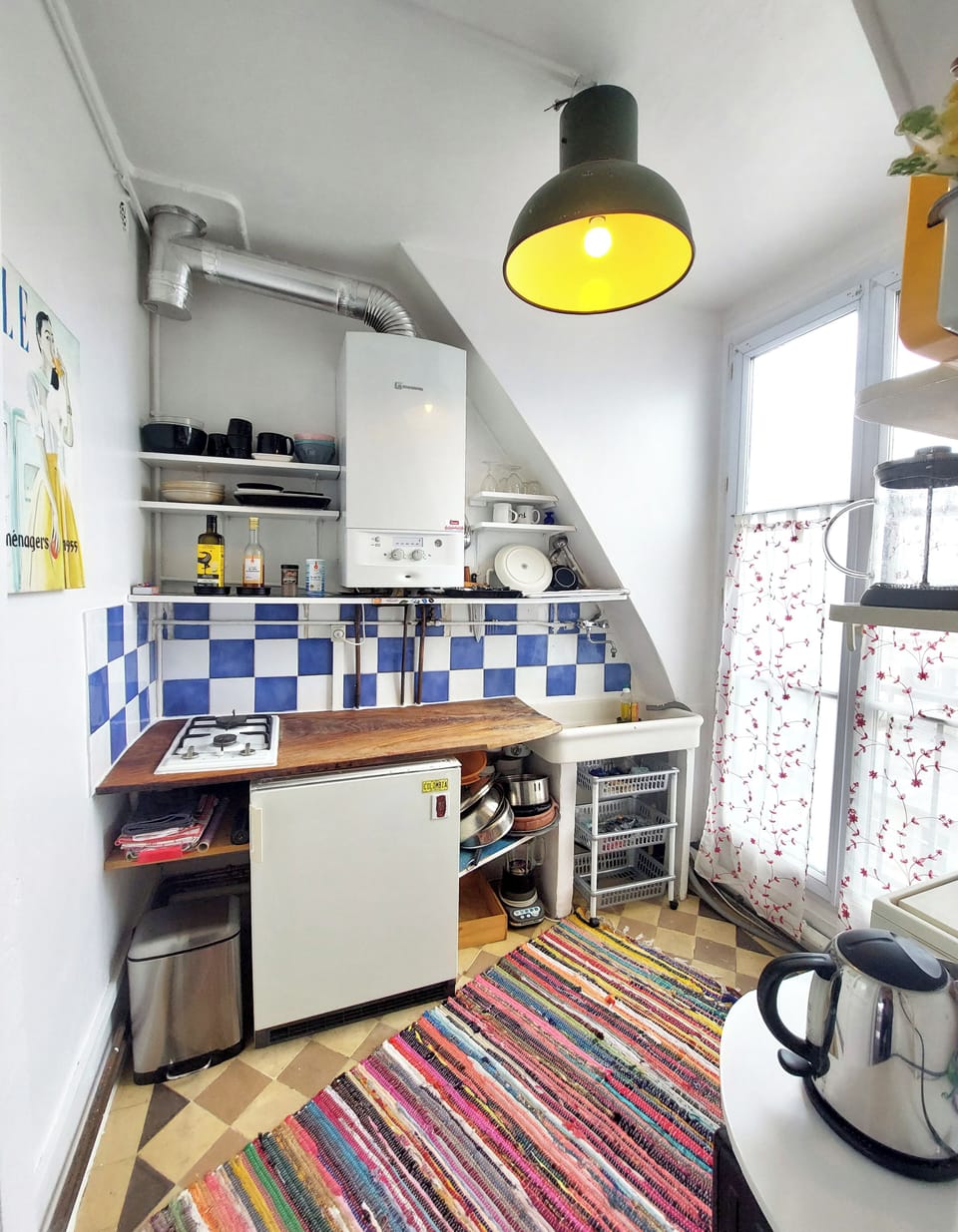 Rental Montmartre Paris:
Kitchen with panorama view to the east side.