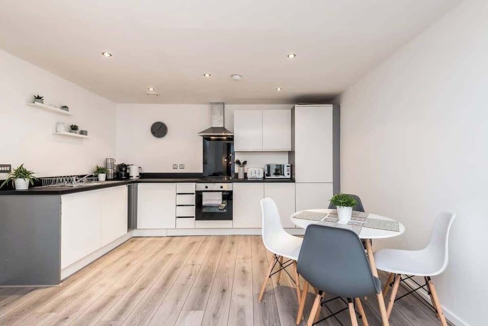 Oldham Place, Liverpool - Host & Stay