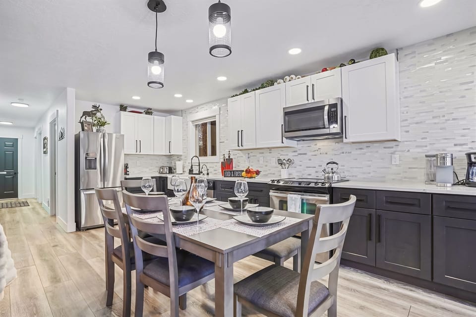 Spacious kitchen, well stocked for entertaining a large group!